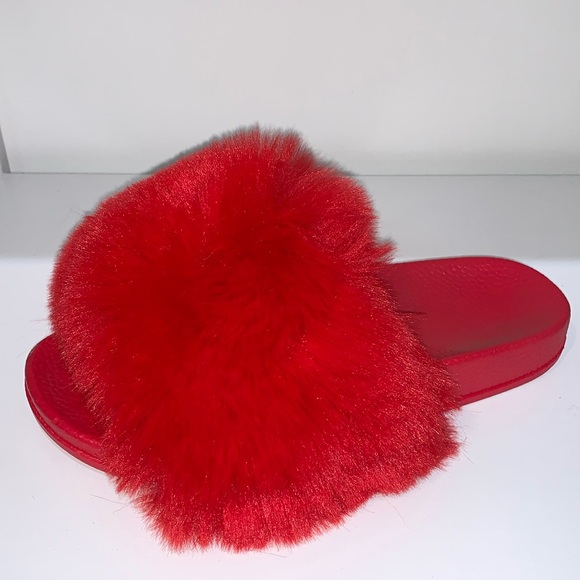 RED FUR SLIDES - Picture 1 of 7